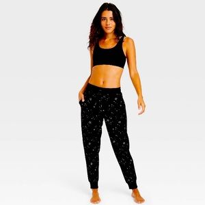 WOMANS STAR PRINT JOGGERS AND TOP!